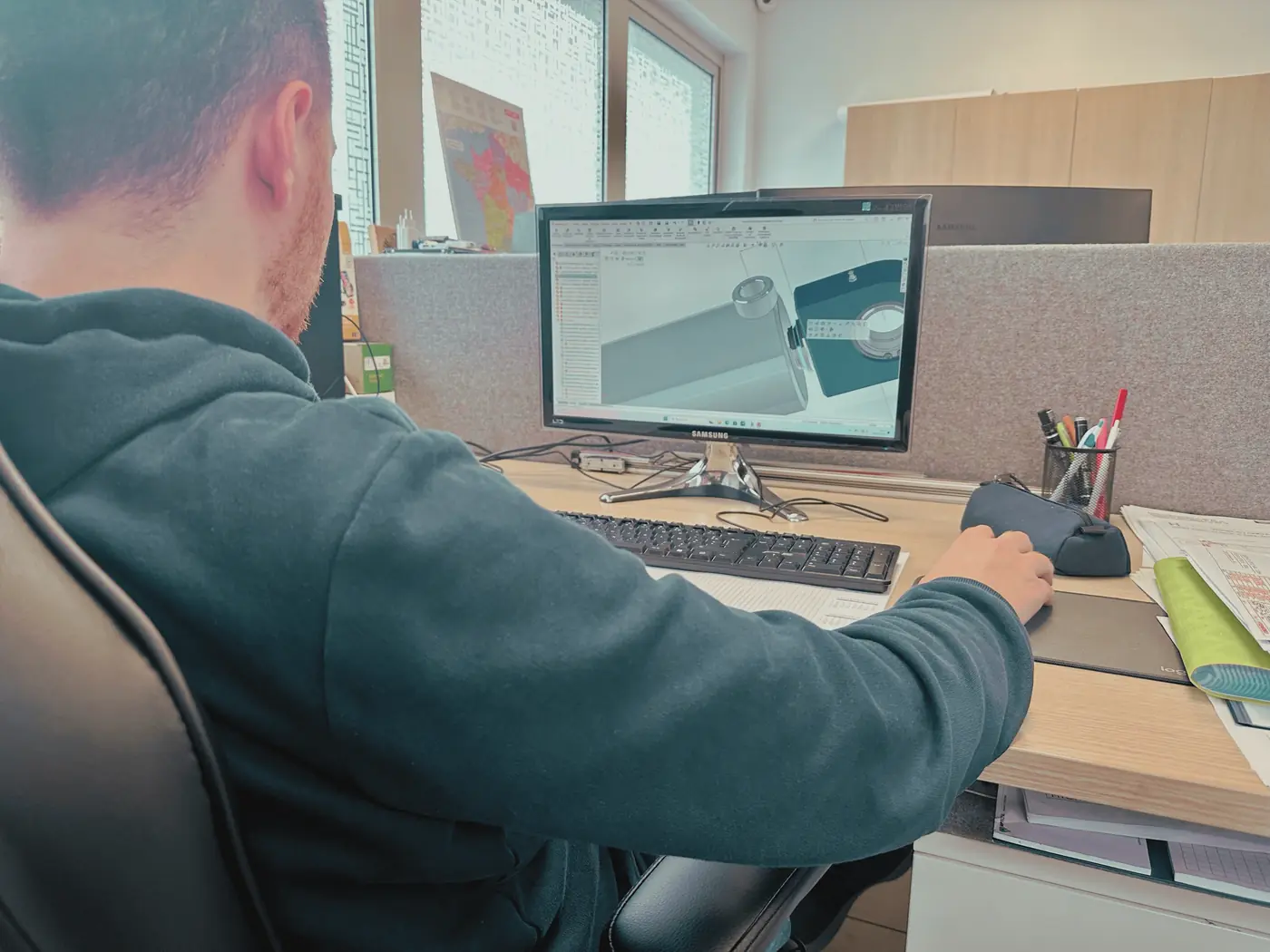 Calculating cylinder loads on a CAD workstation